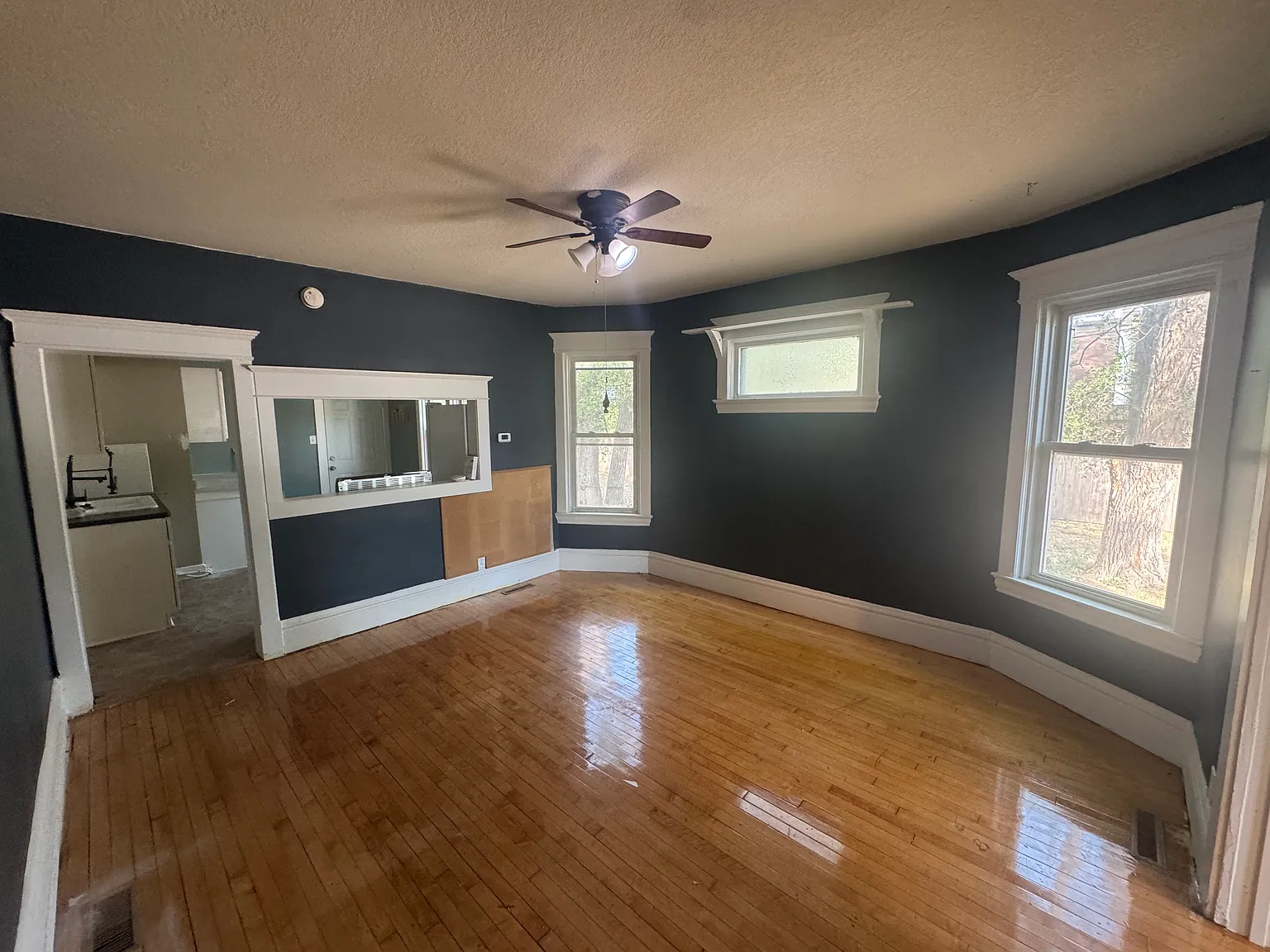 1 bed, 1200 sqft, $1,250 — Photo 2