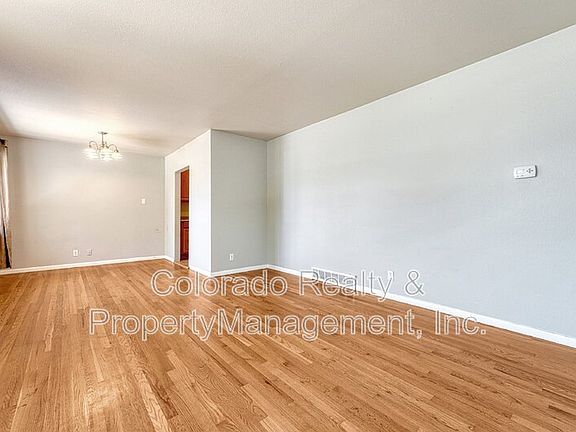 3rd image of 1229 S Vallejo St