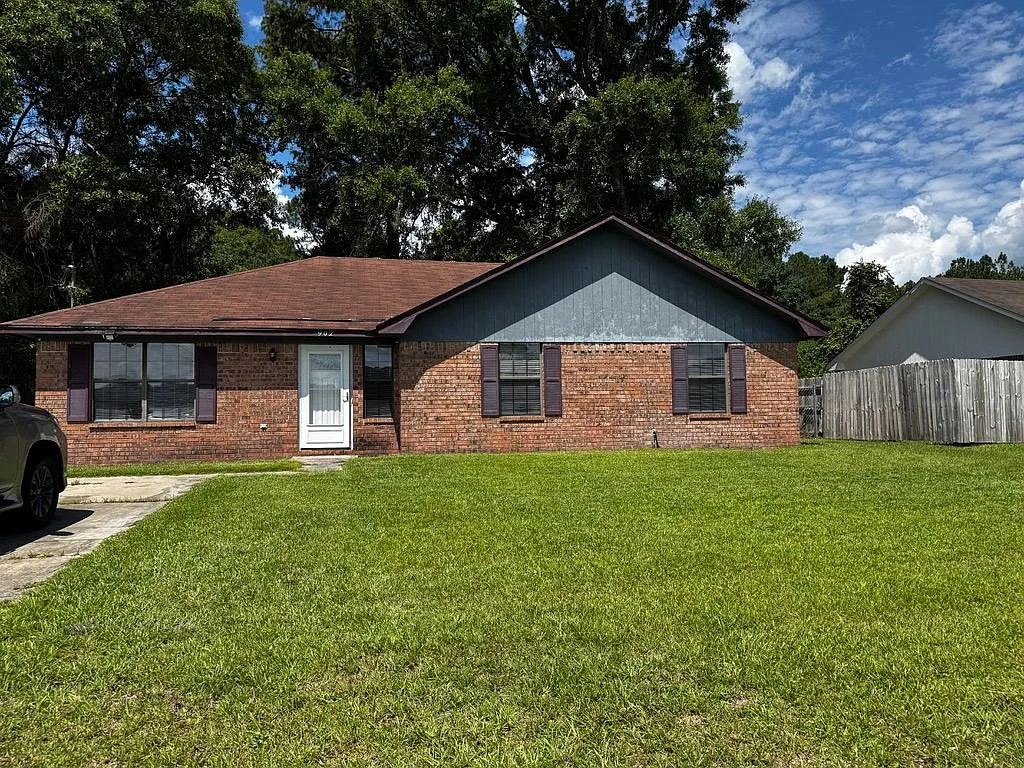 3 bed, 2.0 bath, 1428 sqft, $1,750 — Photo 1