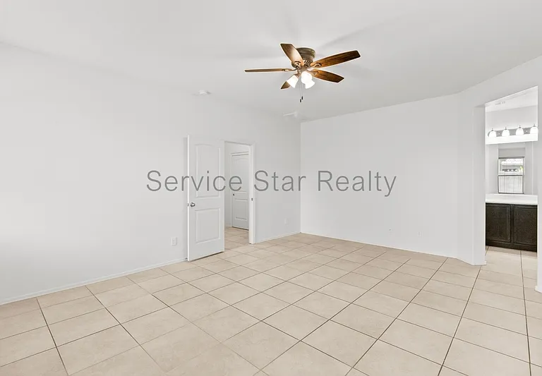 7309 S 12th Dr — Photo 18