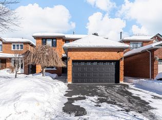 4212 Credit Pointe Dr, Mississauga, ON L5M3K2
