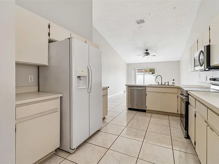10105 Sea Spray Pl — Photo 17