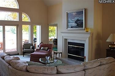 4th image of 297 Lake Pointe Dr