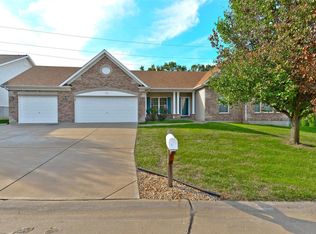 4105 Millers Ridge Dr, Saint Charles, MO 63304