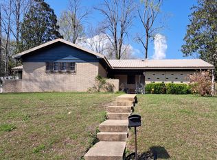 302 Longview St, Vicksburg, MS 39180