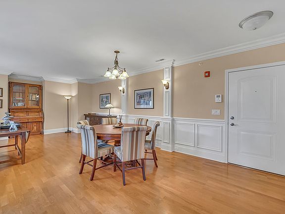 3rd image of 405 Pierce Rd #301