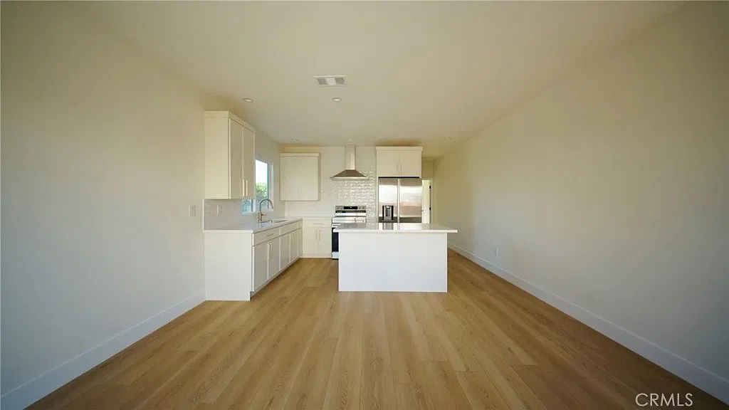 2 bed, 749 sqft, $3,395 — Photo 4