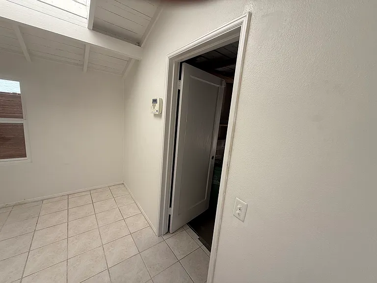 419 Nautilus St — Photo 14