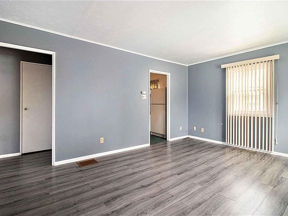 3rd image of 1630 E Bowman St