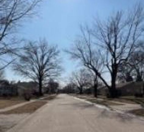 Exterior Neighborhood (street photo)