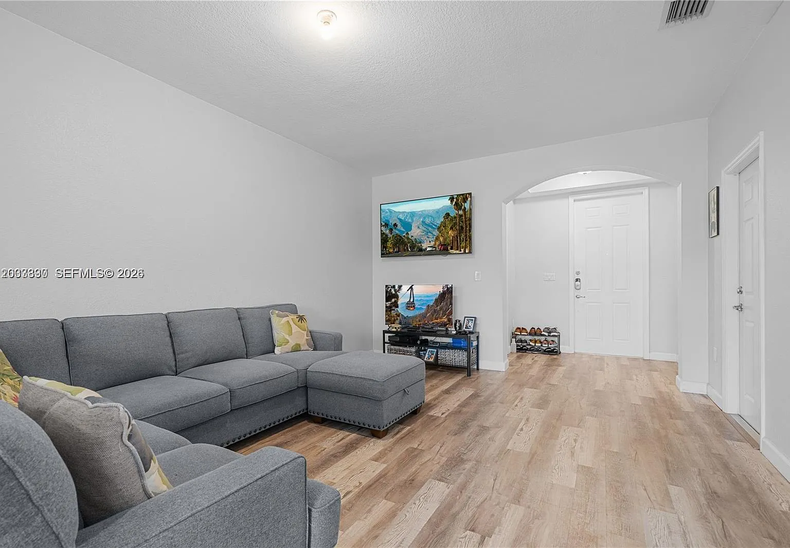 3 bed, 1658 sqft, $3,000 — Photo 2
