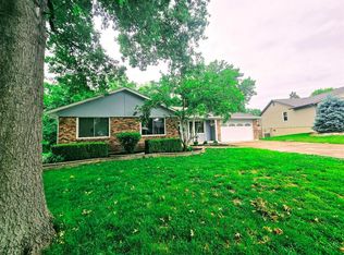 114 Cedar Ridge Ct, Weldon Spring, MO 63304
