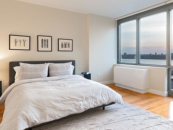 4th image of 606 W 57th St APT 1032