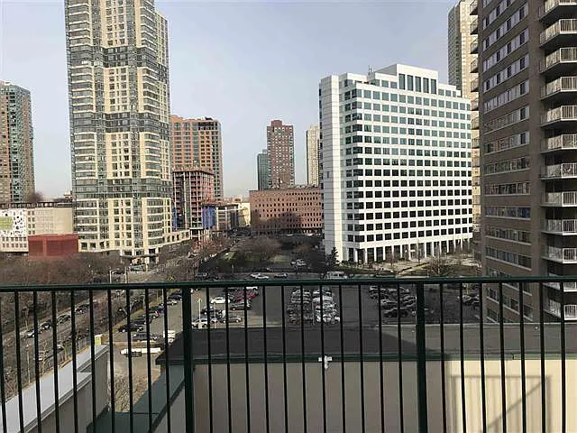 102 York St #8 — Photo 8