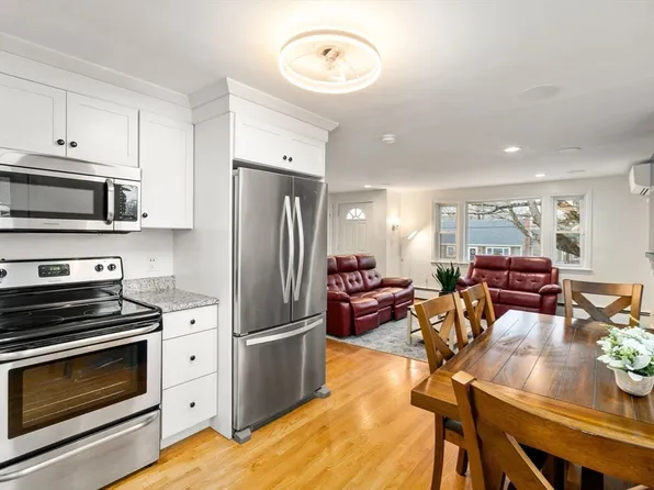 38 Irving Dr, Walpole, MA 02081