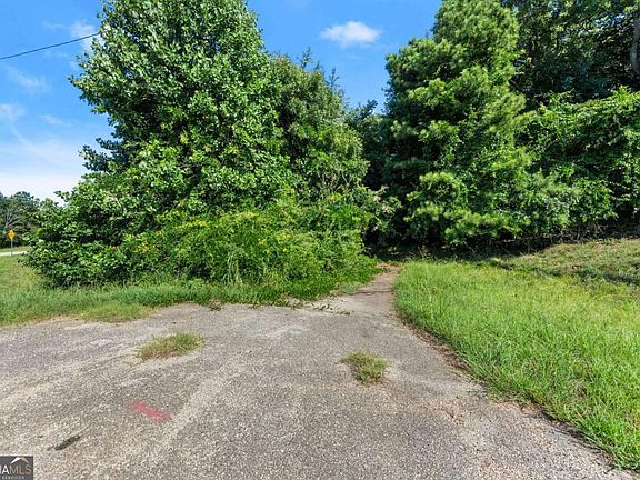 3rd image of 2768 Dawsonville Hwy