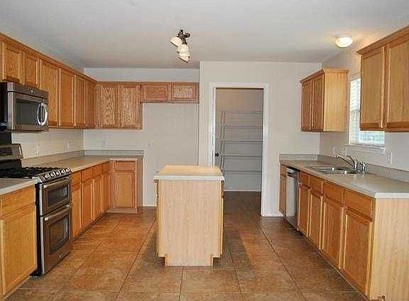 4th image of 1407 Molson Lake Dr