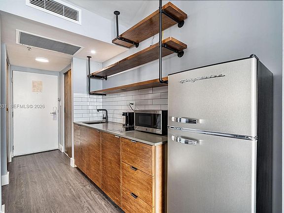 2nd image of 19201 Collins Ave #324