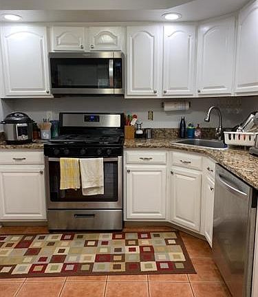 5th image of 303 Strull Ct #2