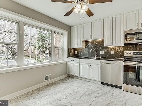 5th image of 1407 Admiral Dr