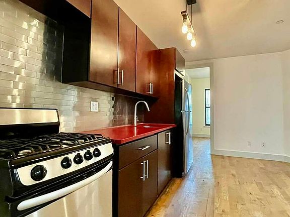 4th image of 457 Park Pl #1BB