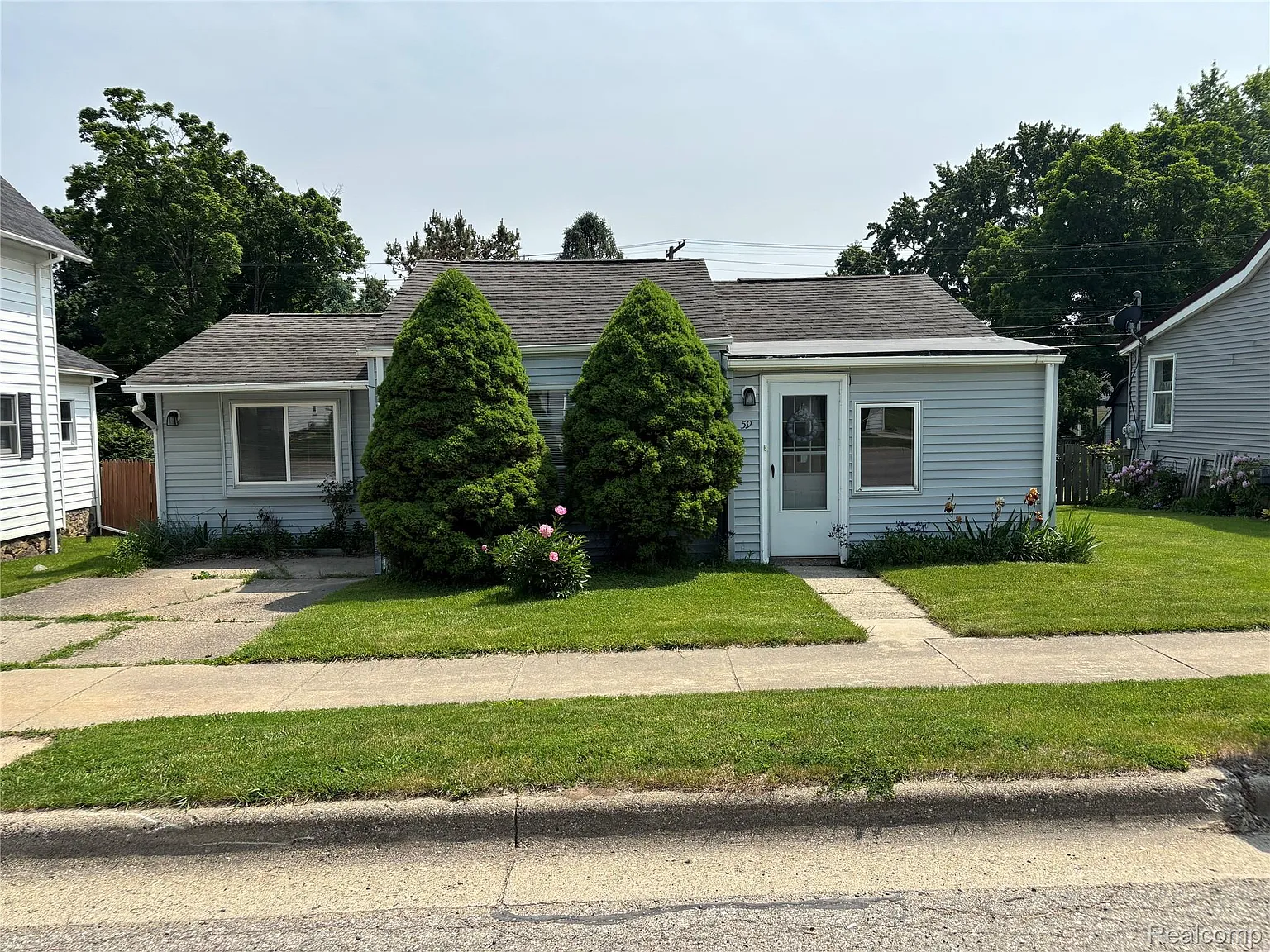 59 W High St photo 1