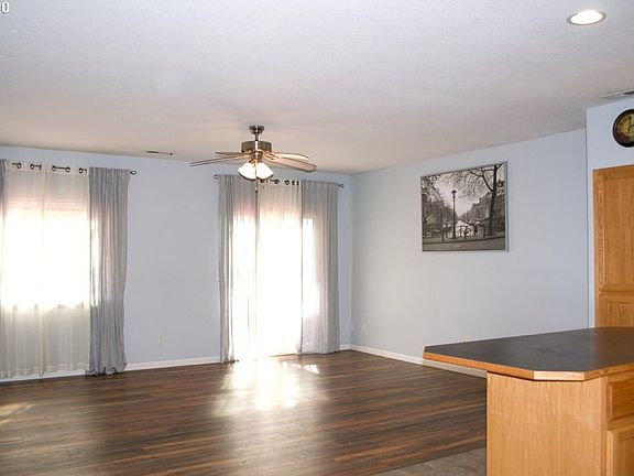 5th image of 16003 NE 72nd Cir