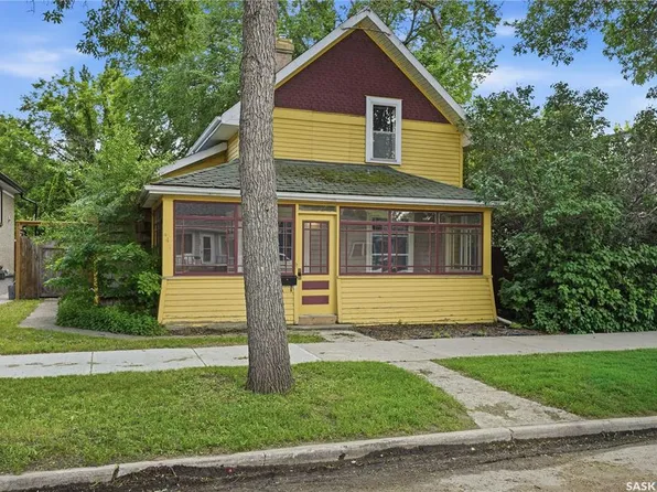 447 Duffield STREET W, Moose Jaw, SK S6H 5H7