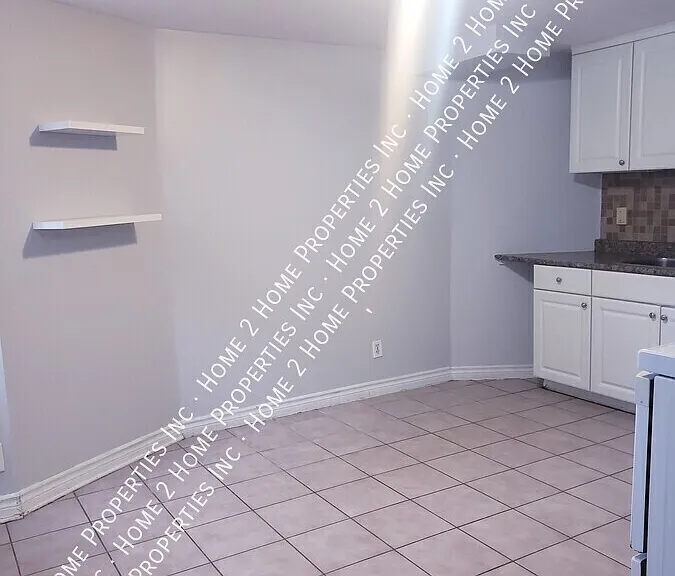 805 Giles Blvd E — Photo 2