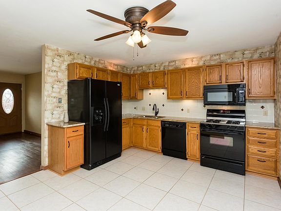 5th image of 6002 Grand Marnier Dr
