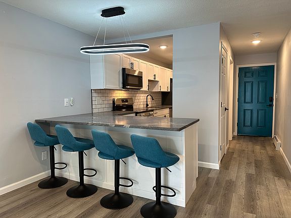 2nd image of 314 Oak St #7