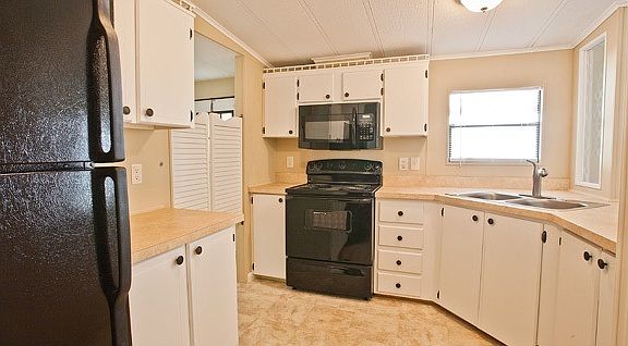 4th image of 11310 SW 13th Pl