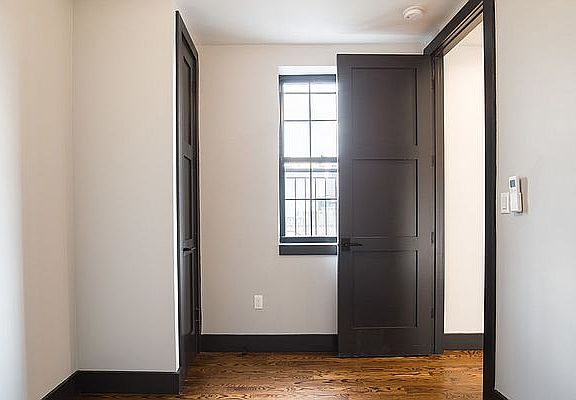 4th image of 703 Rogers Ave APT 4D