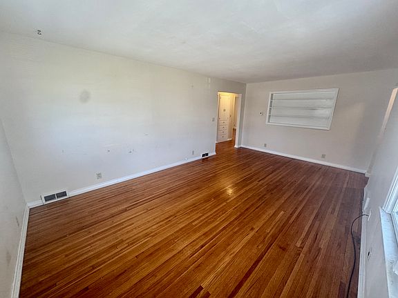 3rd image of 501 Saint Cloud St #1