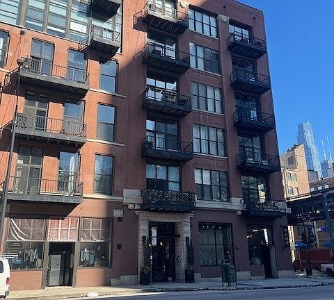 2nd image of 300 W Grand Ave APT 301