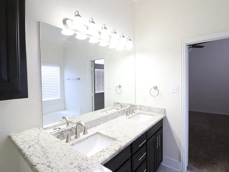 4041 Brazos Dr — Photo 14