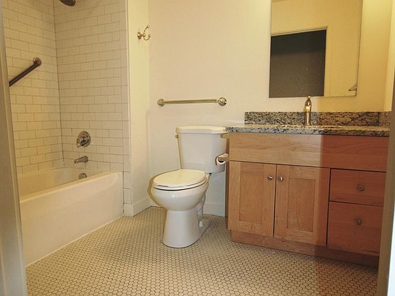 #207 Bathroom