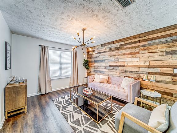 3rd image of 104 River Marsh Ln