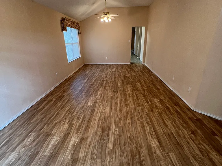 7331 Meadows Dr — Photo 4