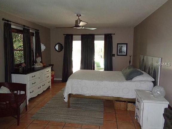 4th image of 708 Coach Light Dr