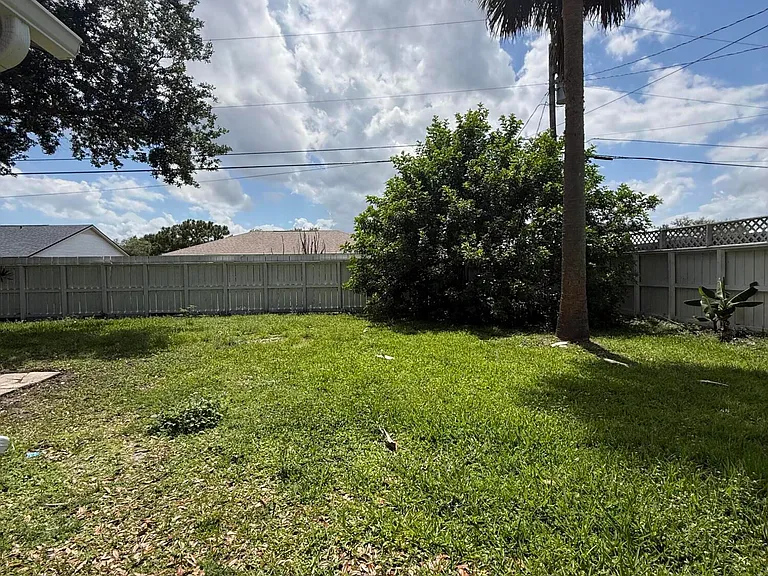1626 SW Buffum Ln — Photo 21