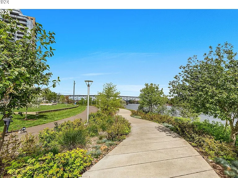 3601 SE River Pkwy #804 — Photo 16