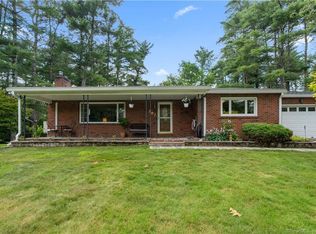 307 Green Hollow Rd, Killingly, CT 06239