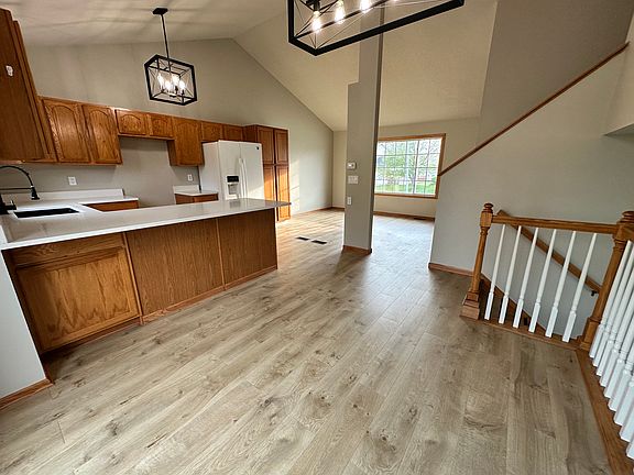 3rd image of 3117 SW Townpark Dr
