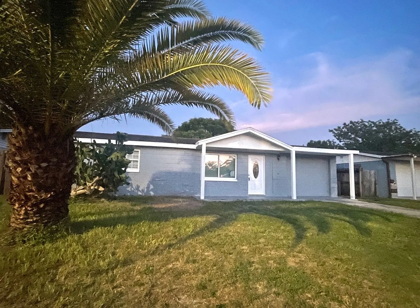 4/2 Single-Family Home, Available Now! — Photo 2