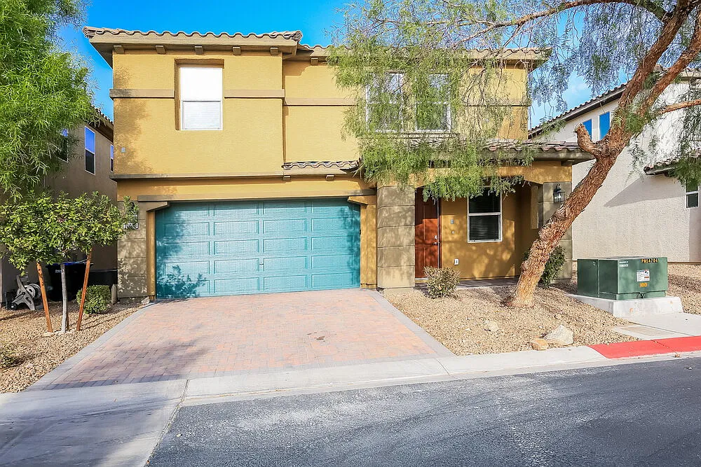 4 bed, 2.5 bath, 2590 sqft, $2,665 — Photo 4
