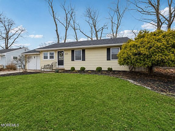2nd image of 631 Twin River Drive