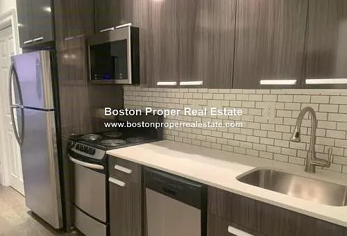 270 Newbury St #5 — Photo 3