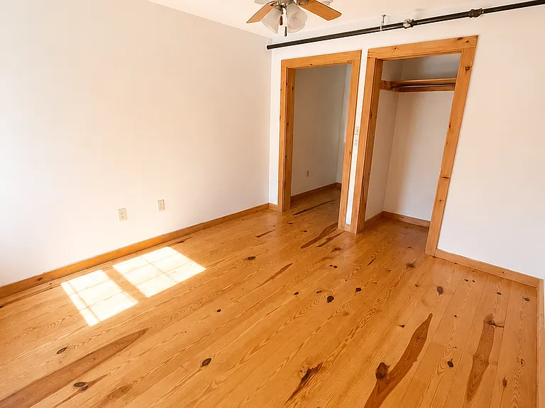 16 Livingston St #E — Photo 11