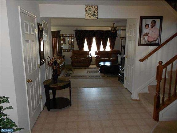 2nd image of 1008 W Founds St